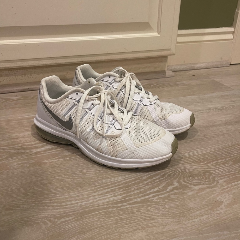 Nike Tennis Shoes